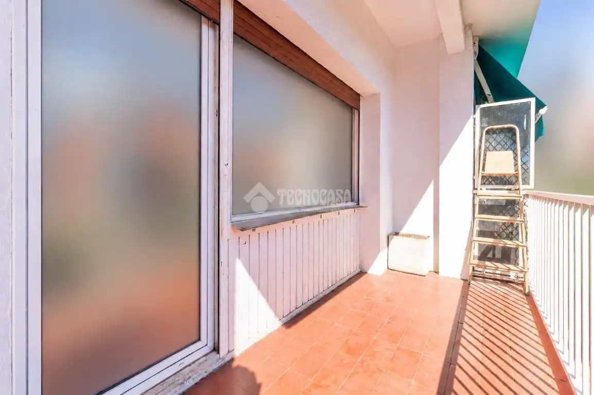 Flat with terrace for sale in Centre - Estació, imagen 7