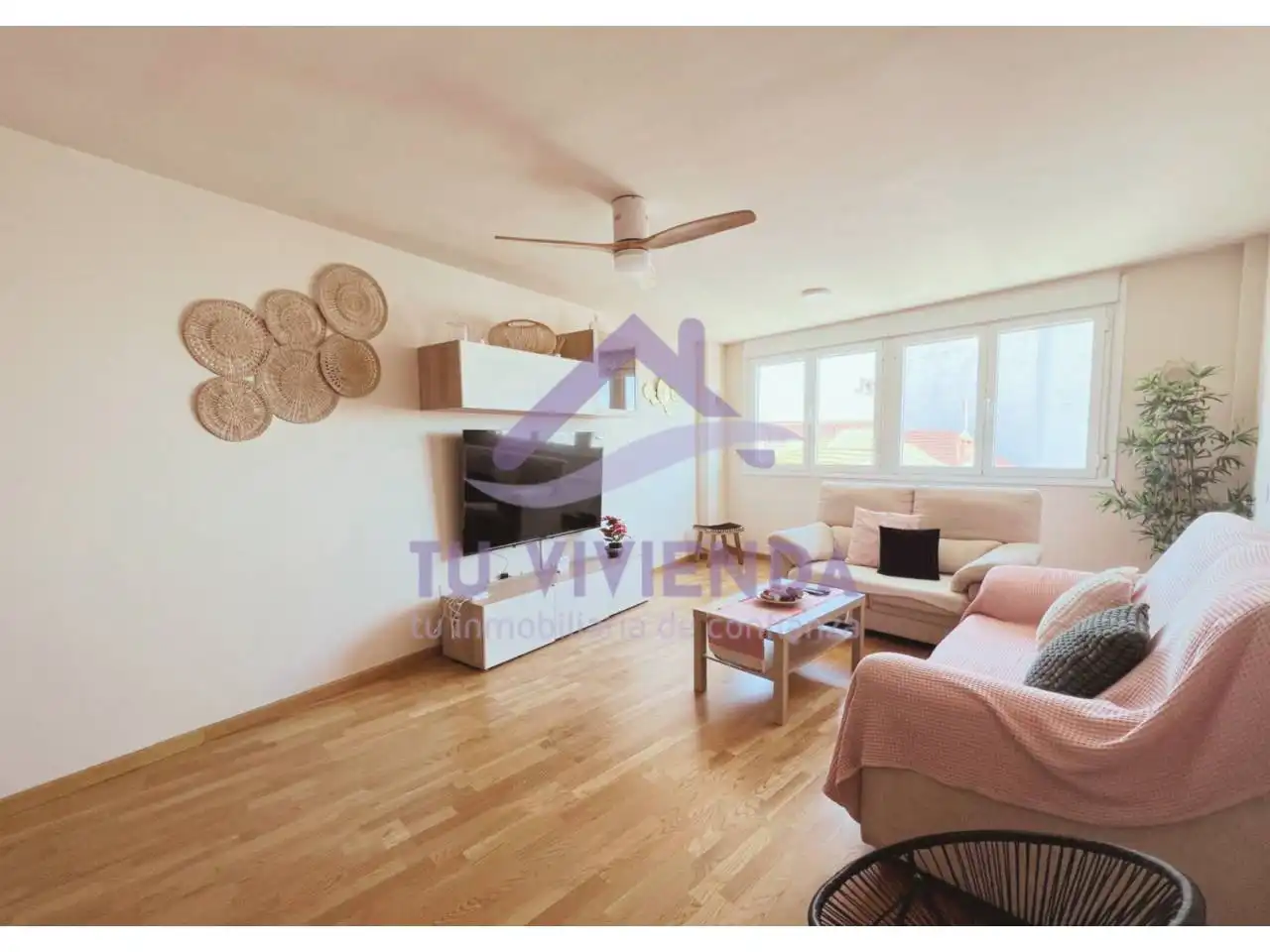Sala de estar de Piso en venta en Íscar con Trastero
