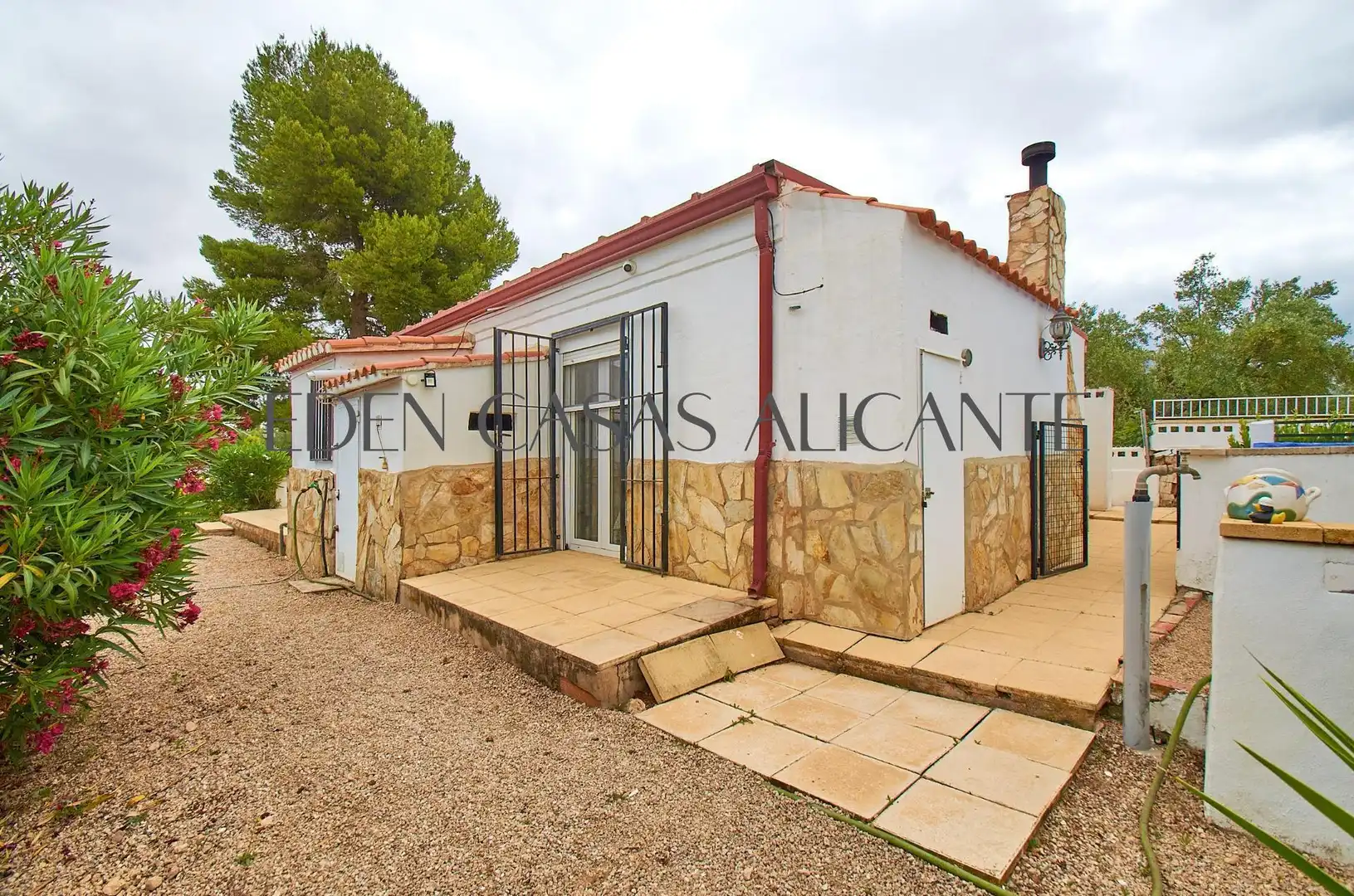 Vista exterior de Casa o chalet en venta en Biar con Aire acondicionado, Calefacción y Jardín privado