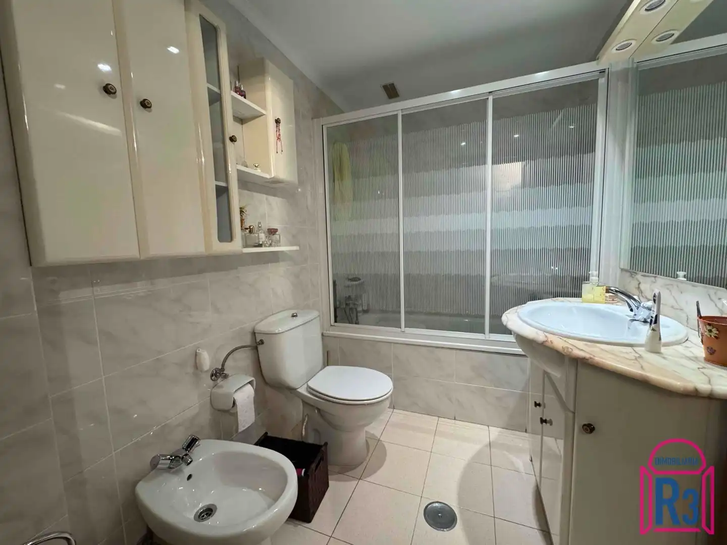 Baño de Piso en venta en León Capital  con Calefacción, Terraza y Trastero
