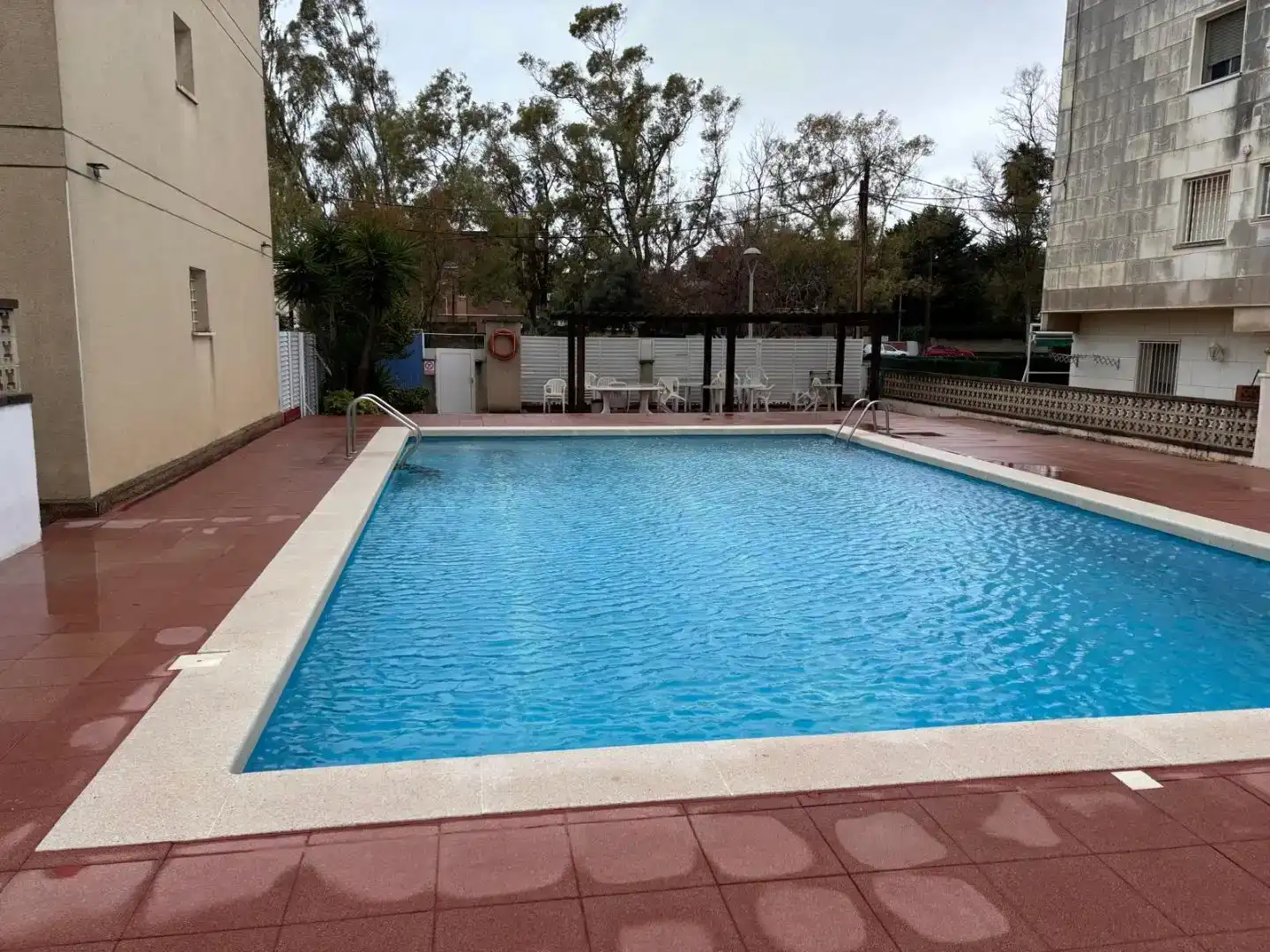 Swimming pool of Flat for sale in Vilanova i la Geltrú  with Air Conditioner, Swimming Pool and Balcony