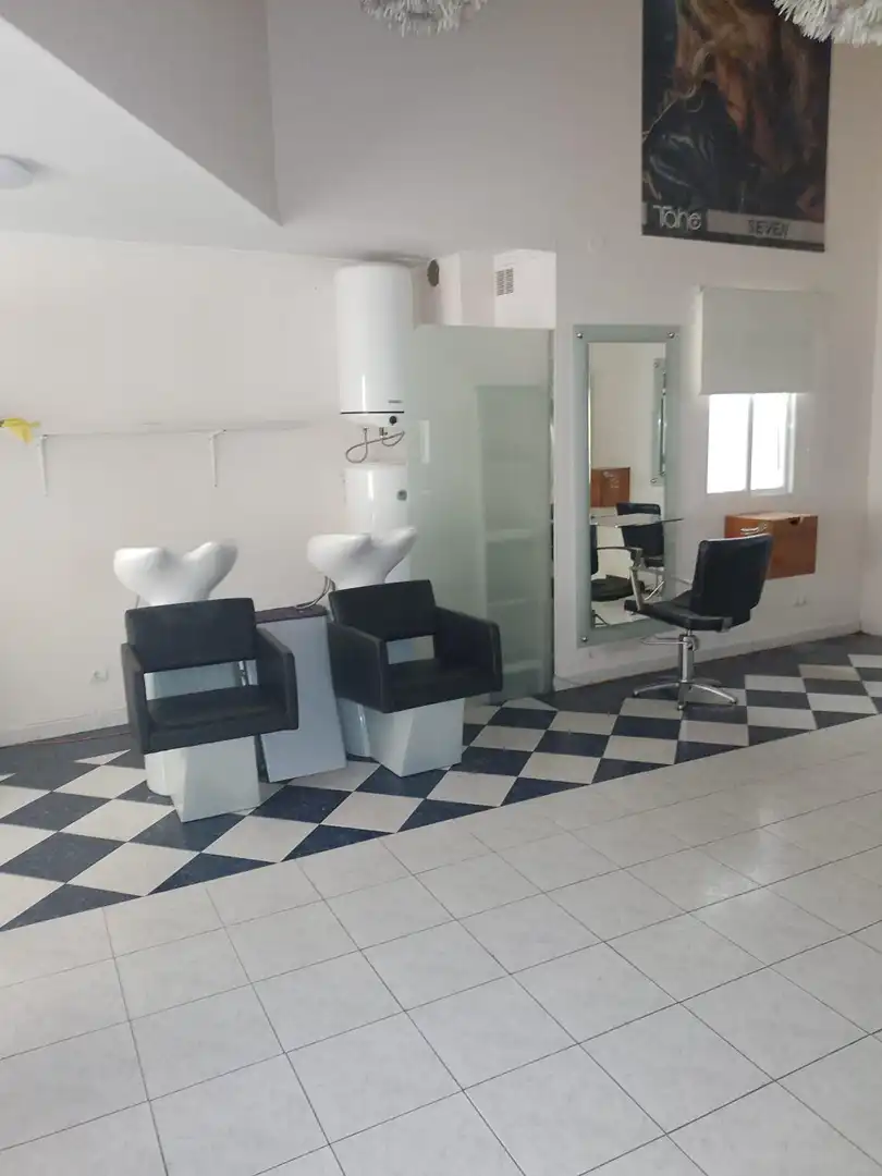Local comercial en alquiler en del Campo de la Cruz 5