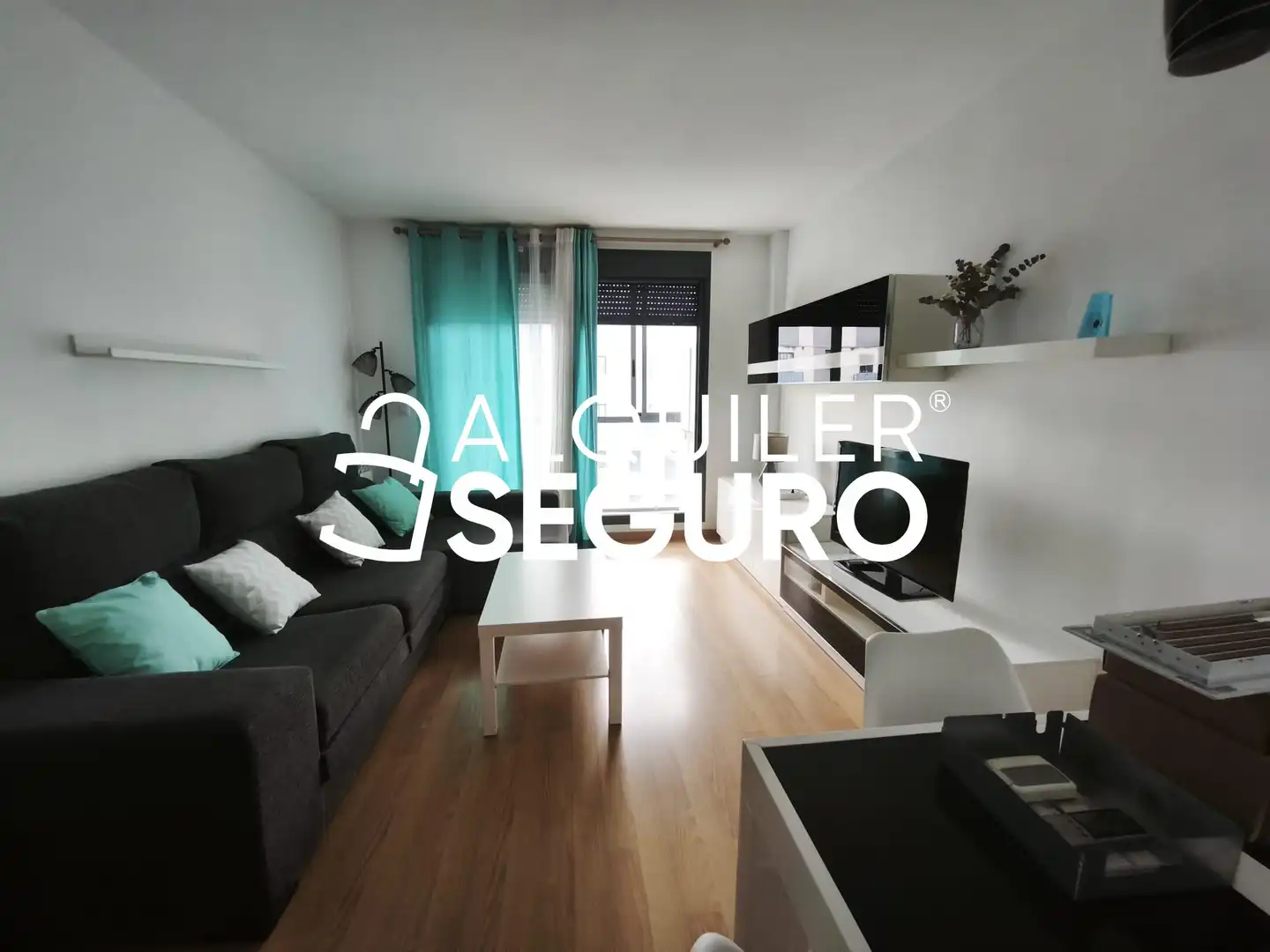 Living room of Flat for rent in Zaragoza  with Air Conditioner, Heating and Terrace