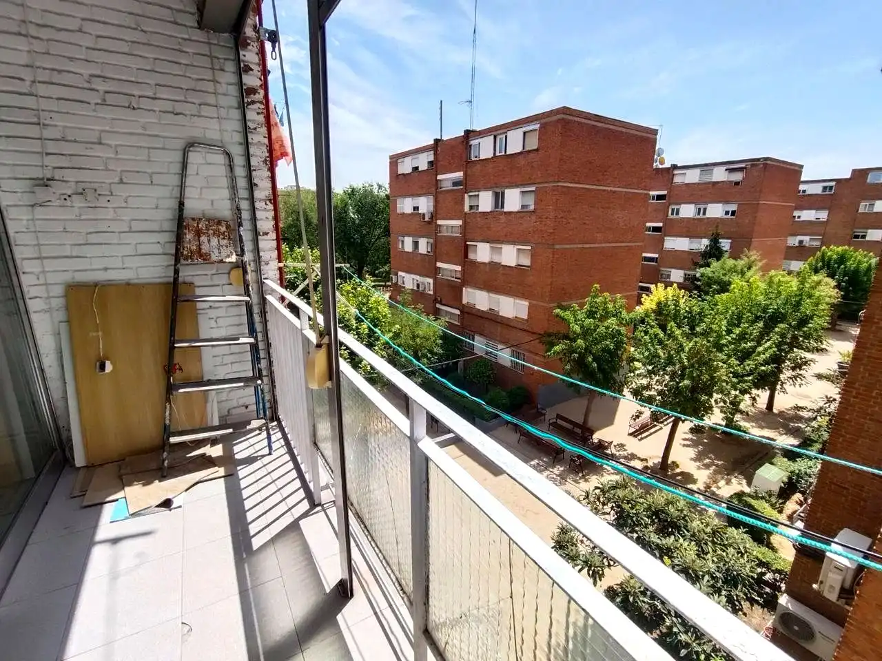 Vista exterior de Pis en venda en Madrid amb Calefacció i Terrassa