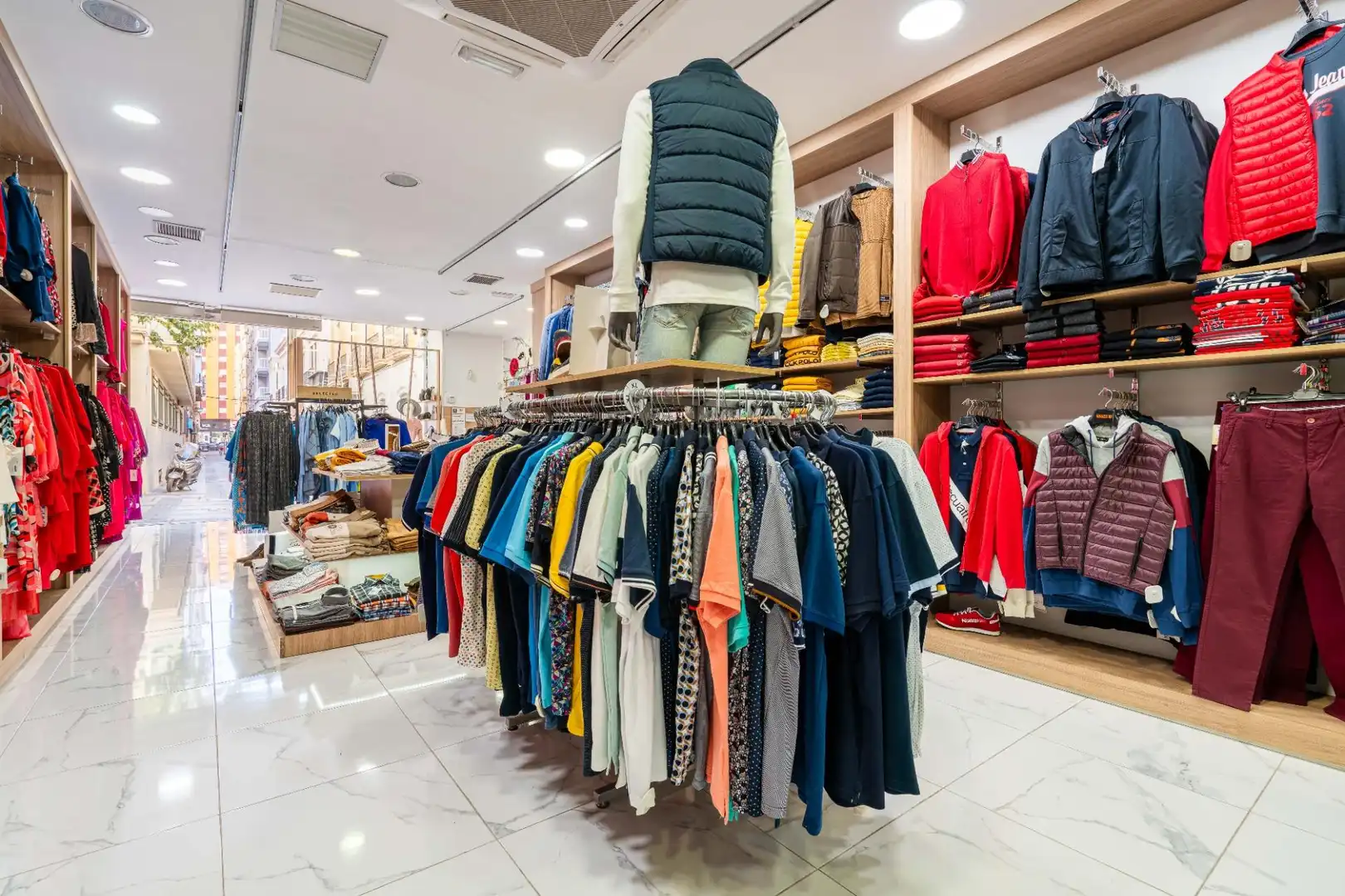 Business premises for sale in Calle Calle Reyes Católicos 12, imagen 6