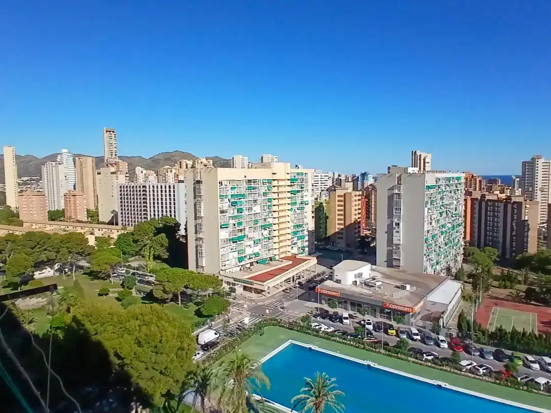Vista exterior de Apartament en venda en Benidorm amb Piscina