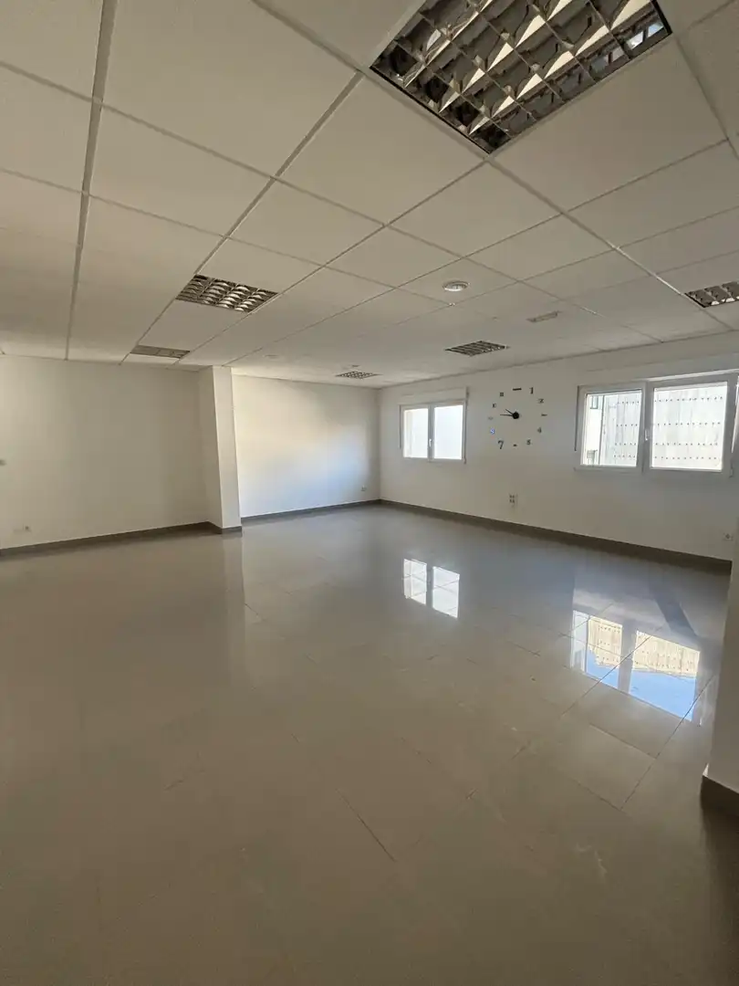 Geschaftsraum zur Miete in Carballo