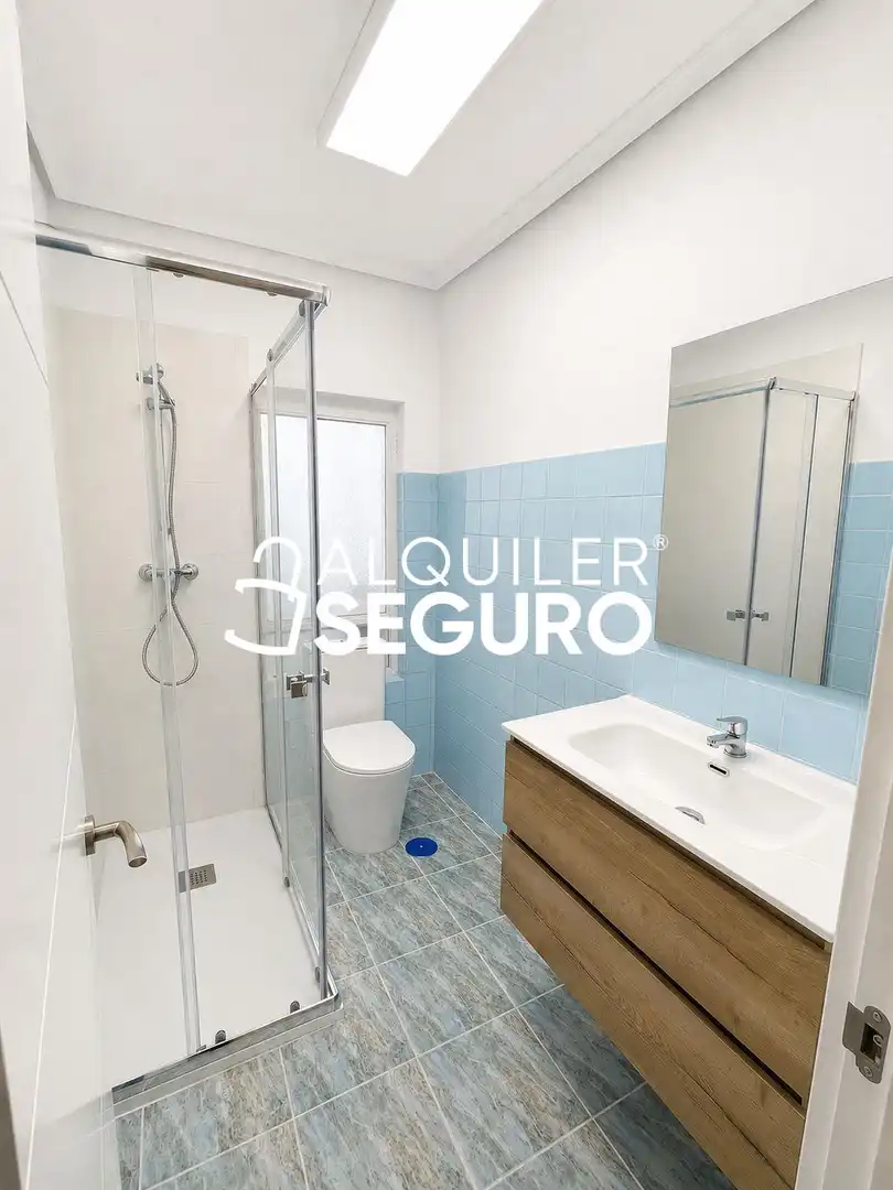 Bany de Pis de lloguer en Valladolid amb Calefacció i Terrassa