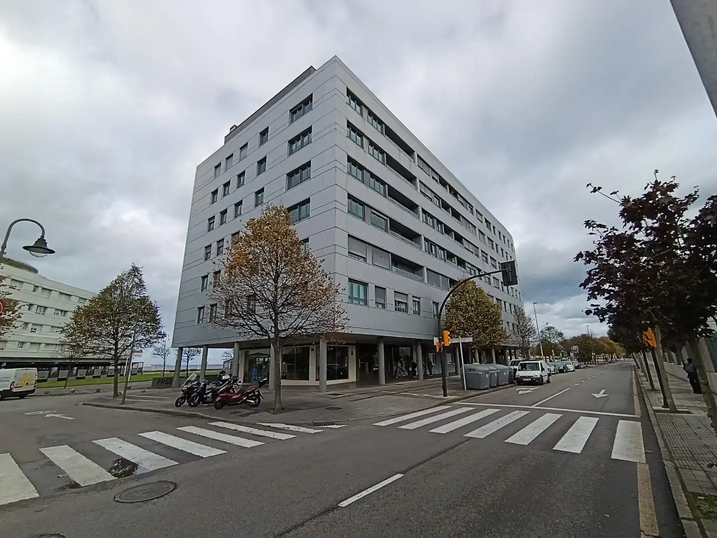 Vista exterior de Pis en venda en Gijón  amb Calefacció