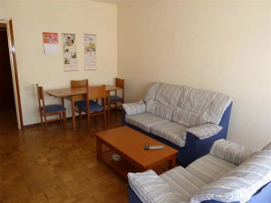 Flat for rent in Calle Río Ega, Azpilañaga