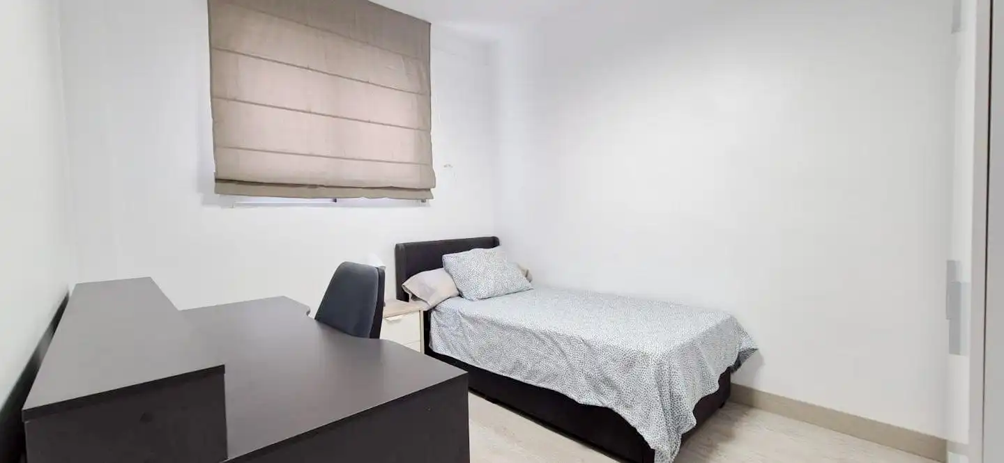 Bedroom of Ground floor for share in Elche / Elx  with Air Conditioner and Furnished