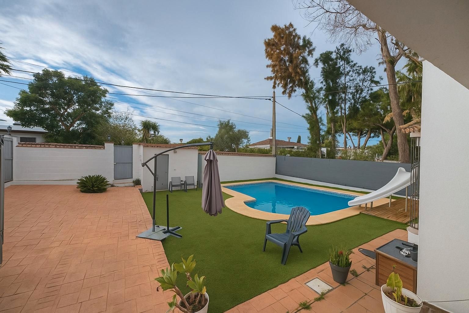 Piscina de Casa o xalet en venda en Chiclana de la Frontera amb Aire condicionat, Jardí privat i Piscina