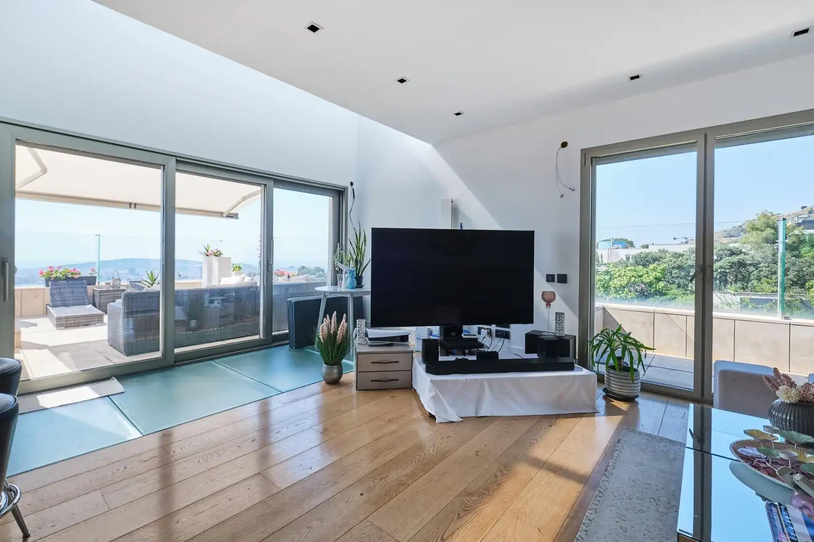 Sala de estar de Casa o chalet en venta en Barcelona con Piscina comunitaria