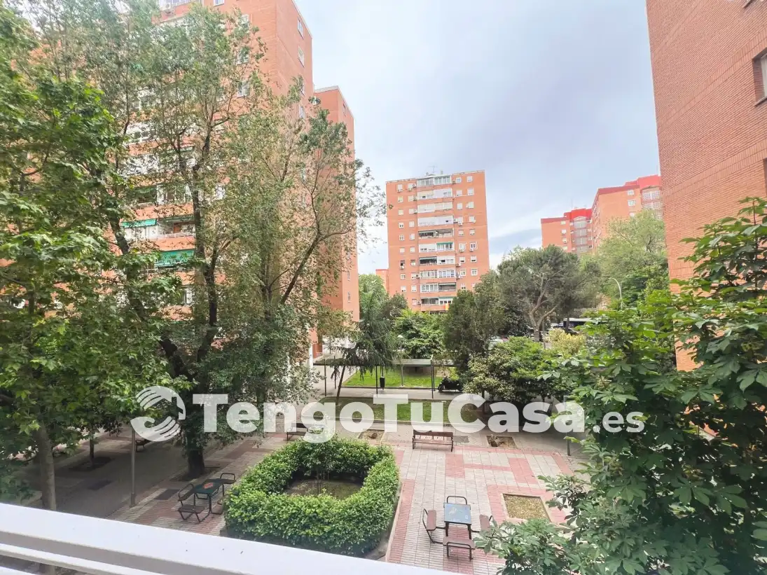 Vista exterior de Piso en venta en Madrid con Aire acondicionado, Calefacción y Parquet