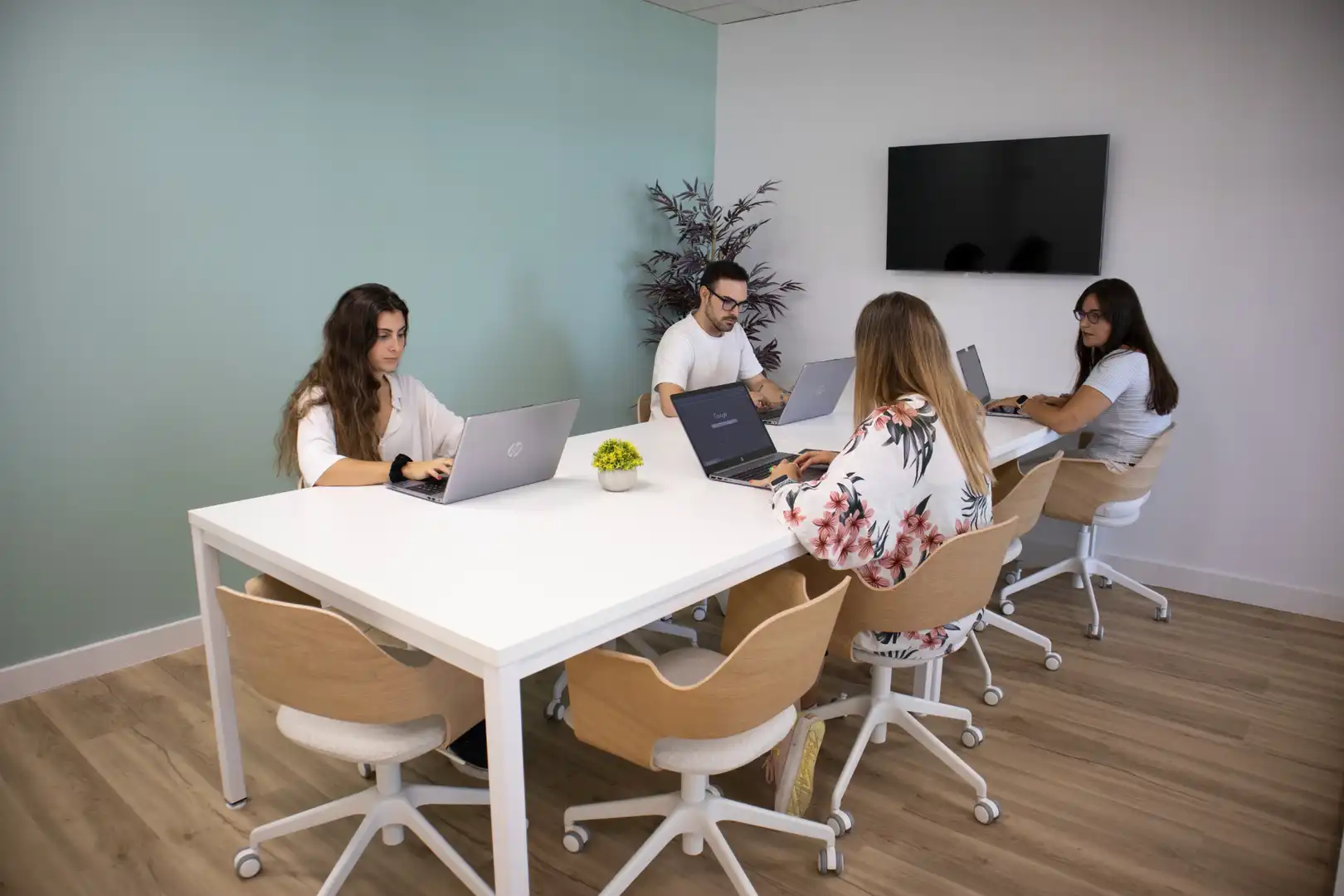 Büro zur Miete in Madrid mit Klimaanlage, Heizung und Möbliert