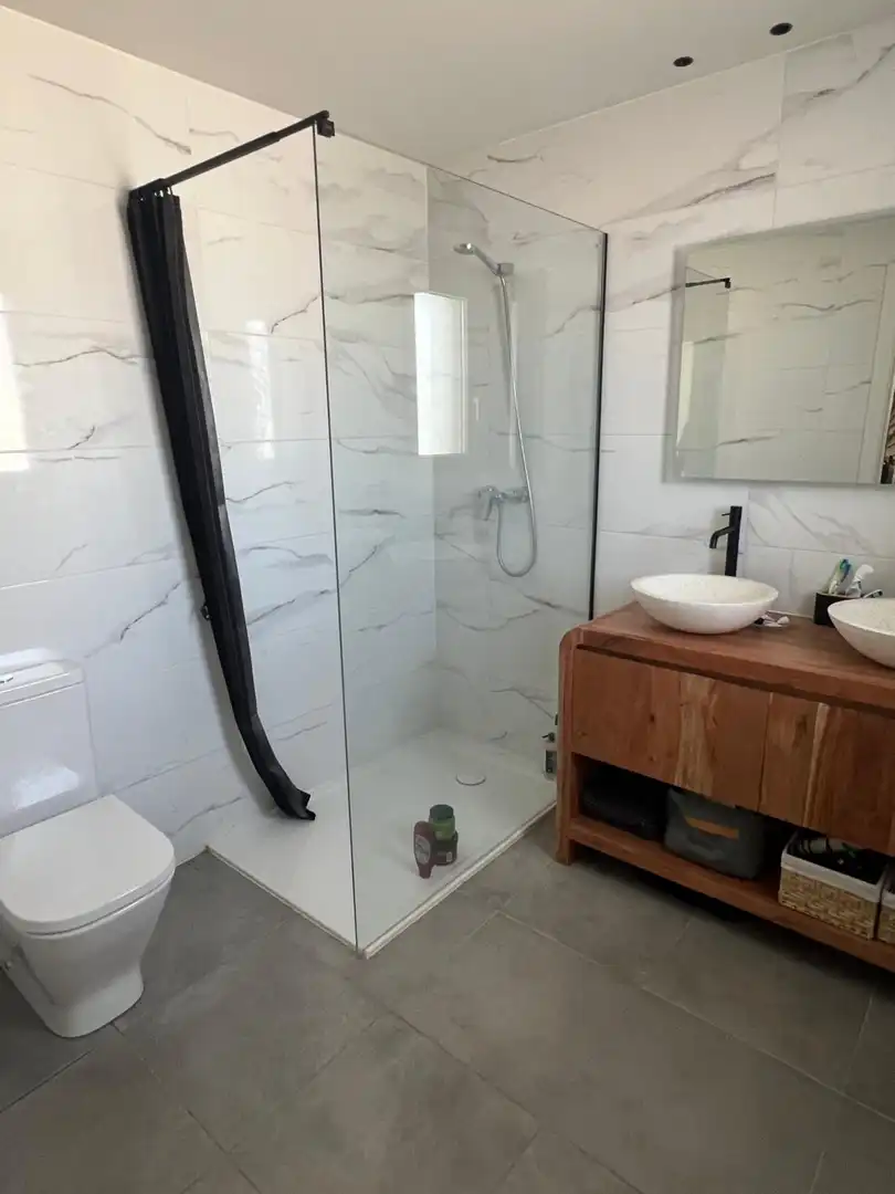 Bathroom of Flat for sale in Lardero  with Heating, Private garden and Parquet flooring