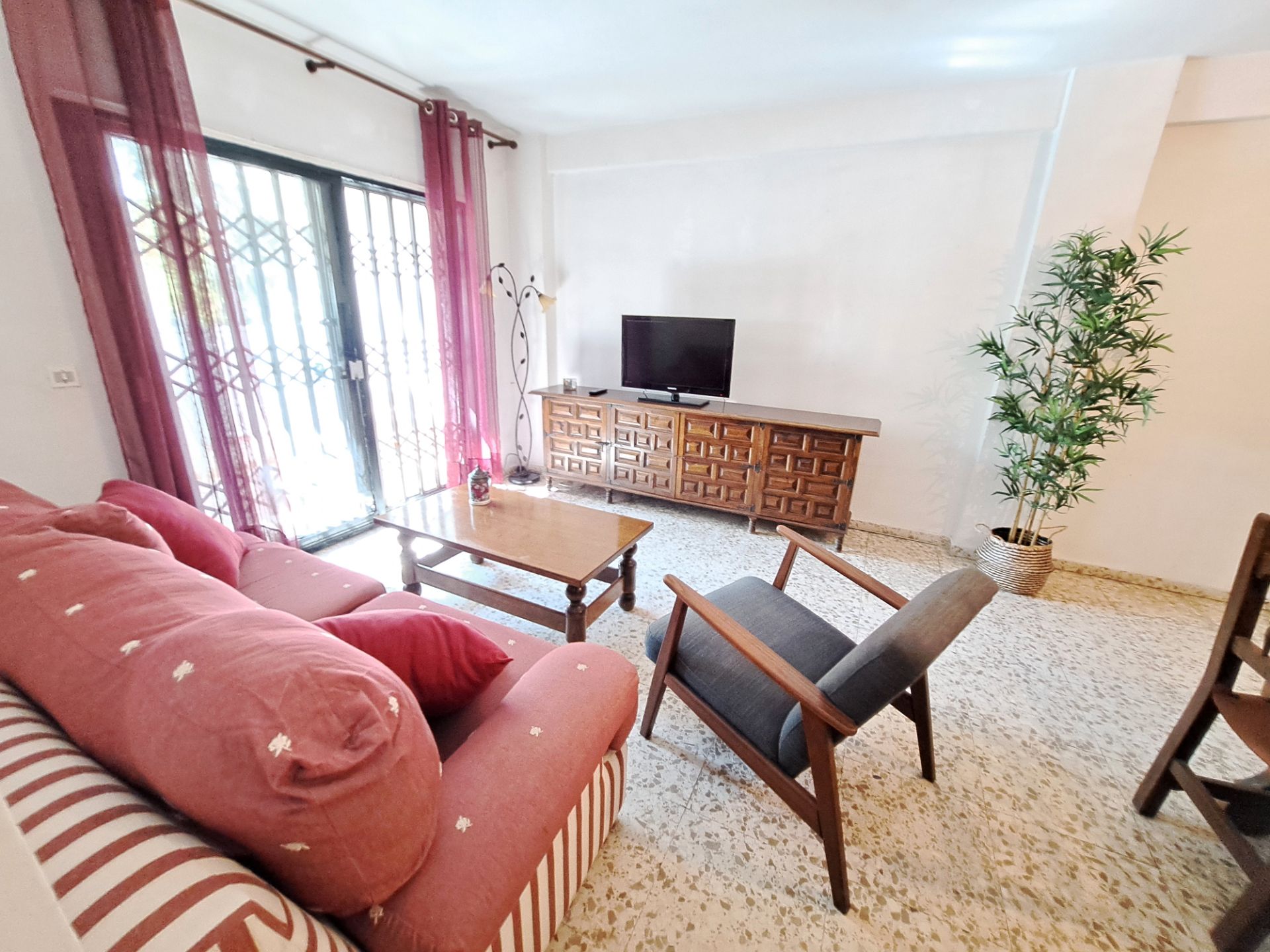 Sala d'estar de Pis de lloguer en Marbella amb Terrassa, Moblat i Forn