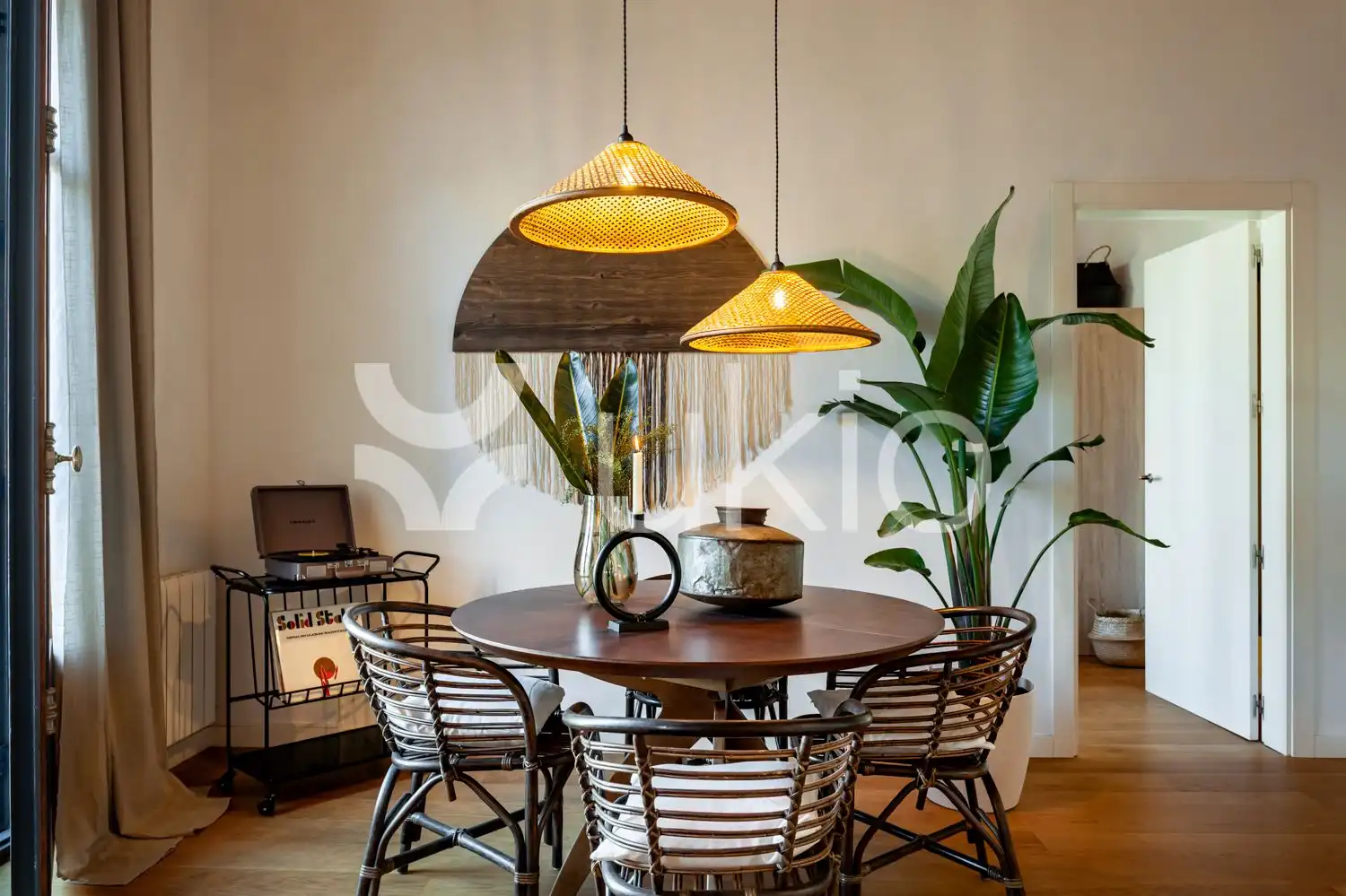 Comedor de Apartamento de alquiler en Barcelona con Aire acondicionado, Calefacción y Amueblado