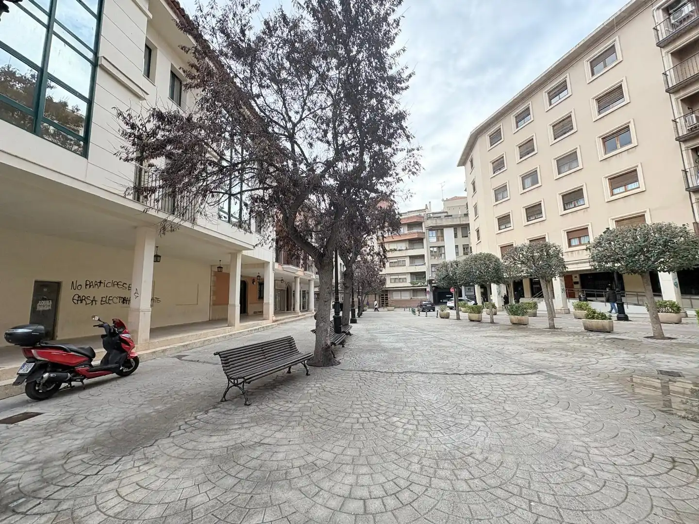 Exterior view of Flat for sale in Almansa  with Air Conditioner and Furnished