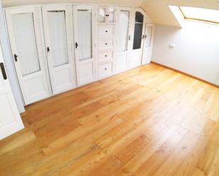 Dormitori de Casa o xalet en venda en Igüeña amb Calefacció, Parquet i Moblat