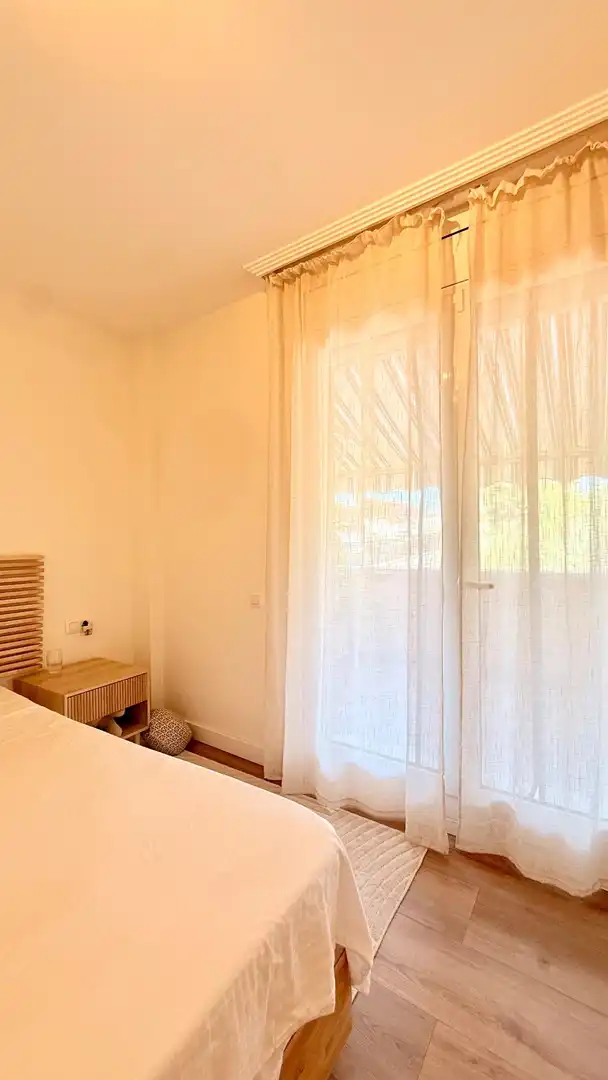 Dormitori de Casa adosada en venda en Cunit amb Aire condicionat, Calefacció i Jardí privat