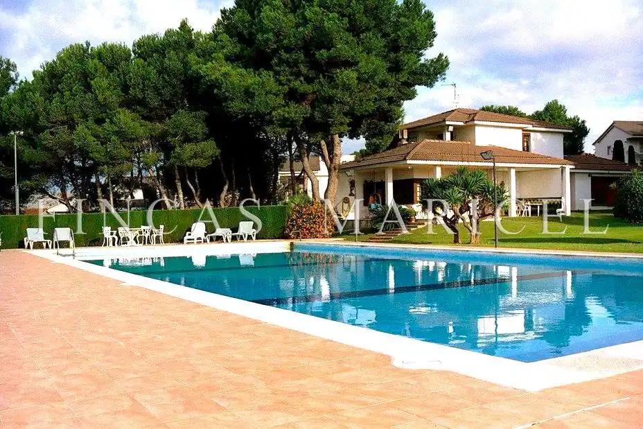 Piscina de Finca rústica en venta en El Vendrell con Calefacción, Jardín privado y Terraza