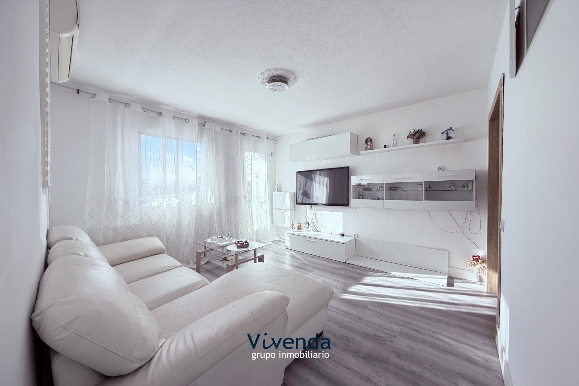 Living room of Flat for sale in Parla  with Air Conditioner, Heating and Terrace