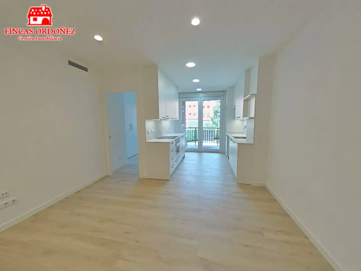 Küche von Wohnung zum Verkauf in Sant Andreu de la Barca mit Klimaanlage, Heizung und Balkon