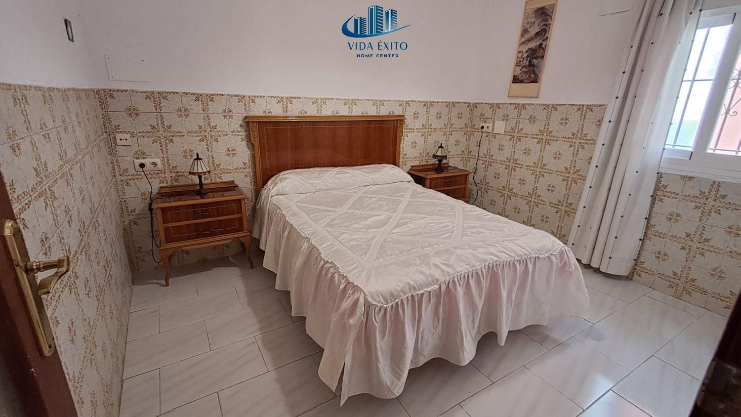 Dormitori de Casa o xalet en venda en  Jaén Capital amb Calefacció, Terrassa i Balcó