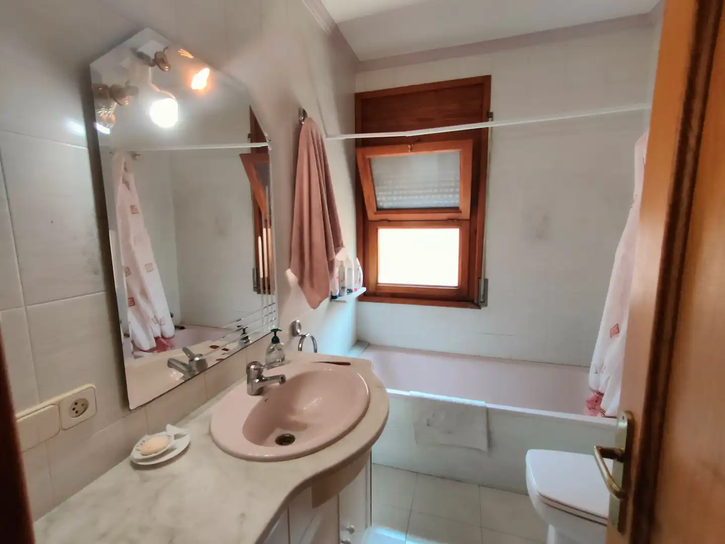 Bany de Casa o xalet en venda en Girona amb Calefacció, Jardí privat i Terrassa