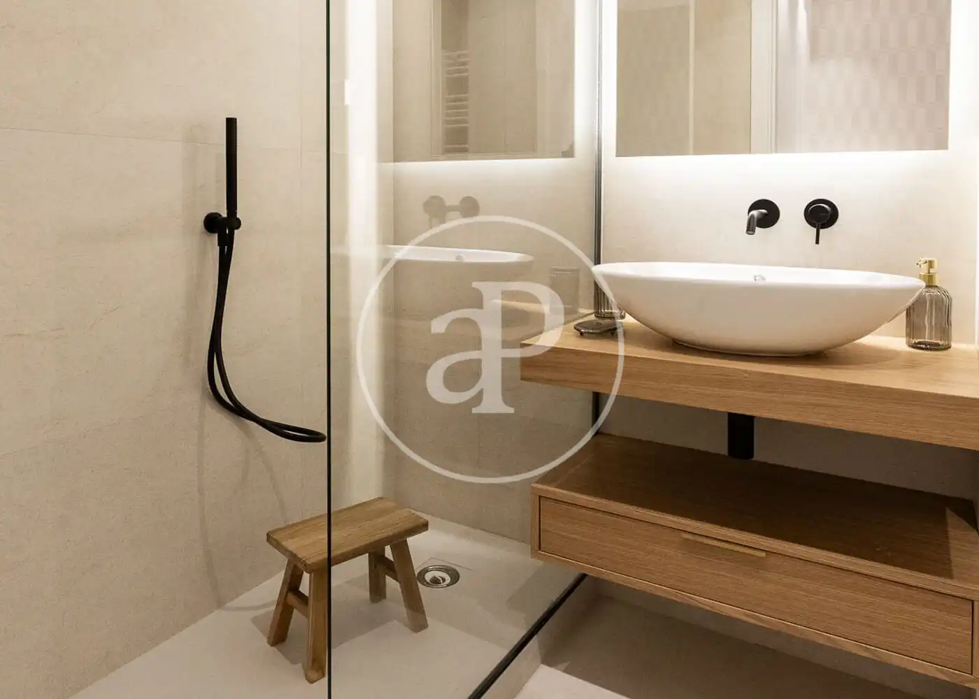 Baño de Piso en venta en Madrid con Aire acondicionado, Calefacción y Amueblado