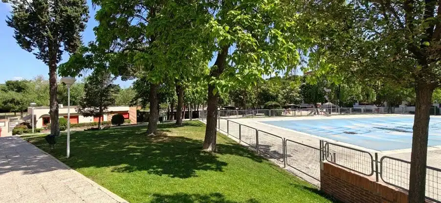 Piscina de Pis en venda en Pozuelo de Alarcón amb Aire condicionat, Calefacció i Terrassa