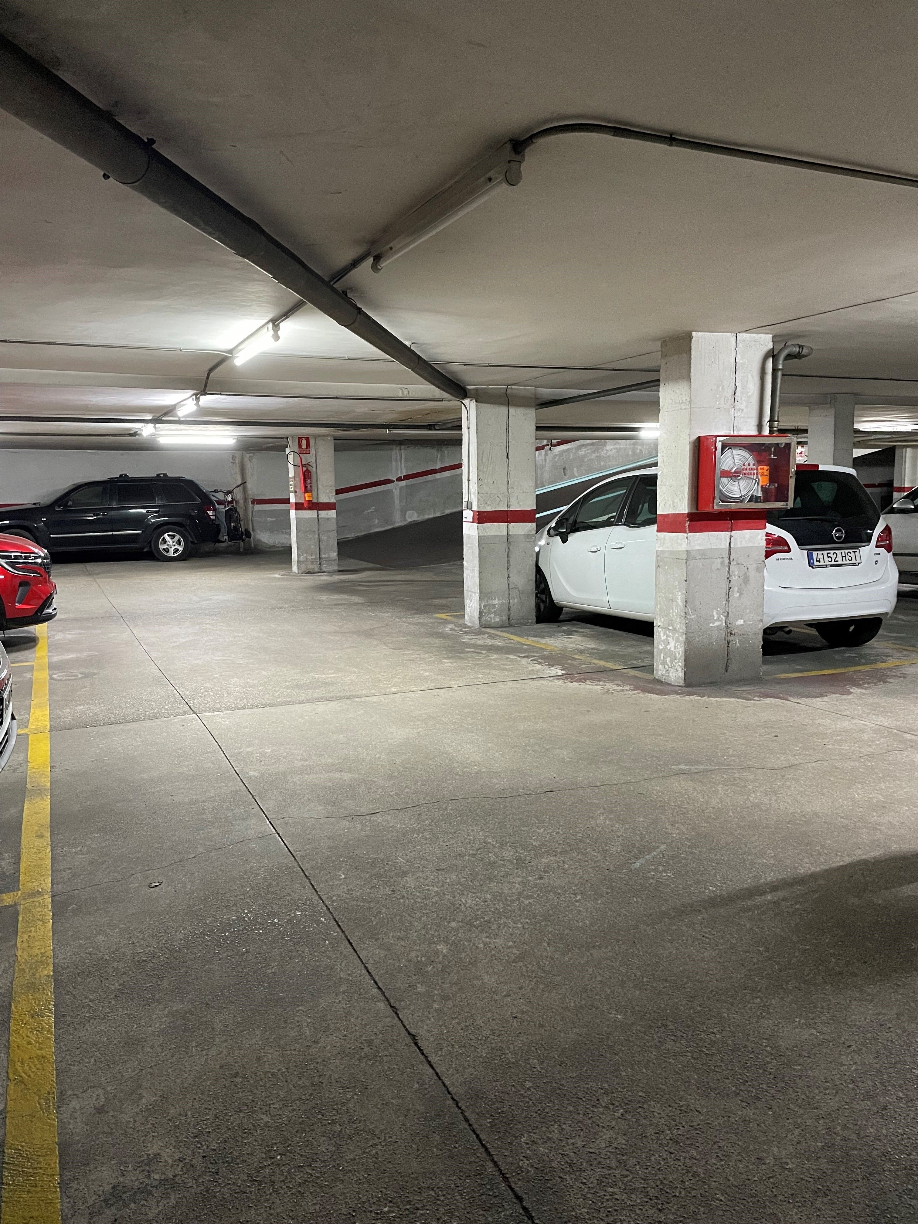 Garatge de lloguer a Carrer de Sagunt, 80, Progrés - Pep Ventura