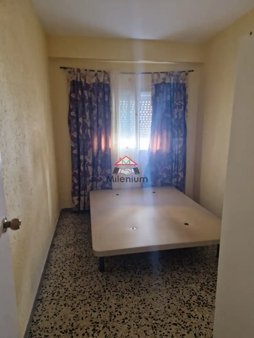 Schlafzimmer von Wohnung zur Miete in Algeciras