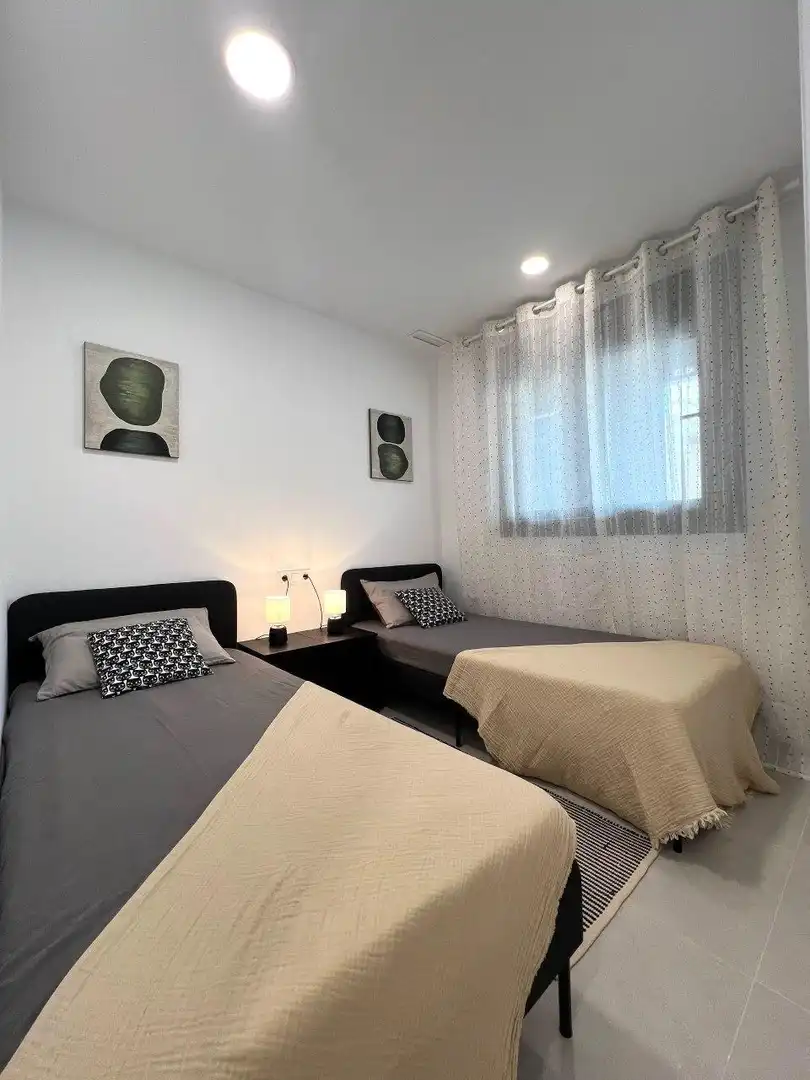 Habitación de Apartamento en venta en Torrevieja con Calefacción, Terraza y Amueblado