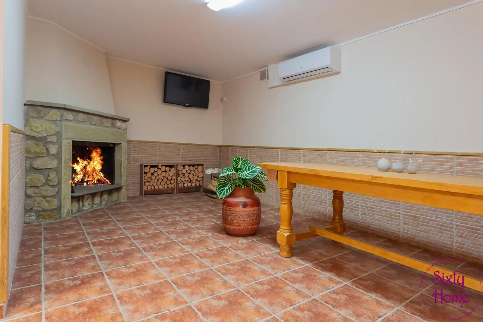 Casa adosada en venda en Biota amb Parquet, Terrassa i Moblat