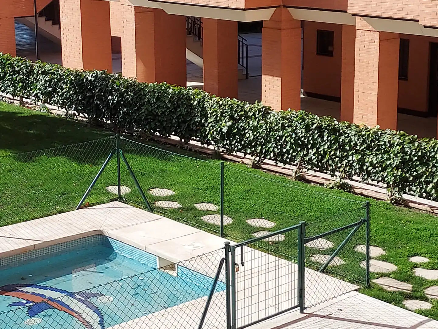 Piscina de Apartament de lloguer en Madrid amb Aire condicionat, Calefacció i Parquet