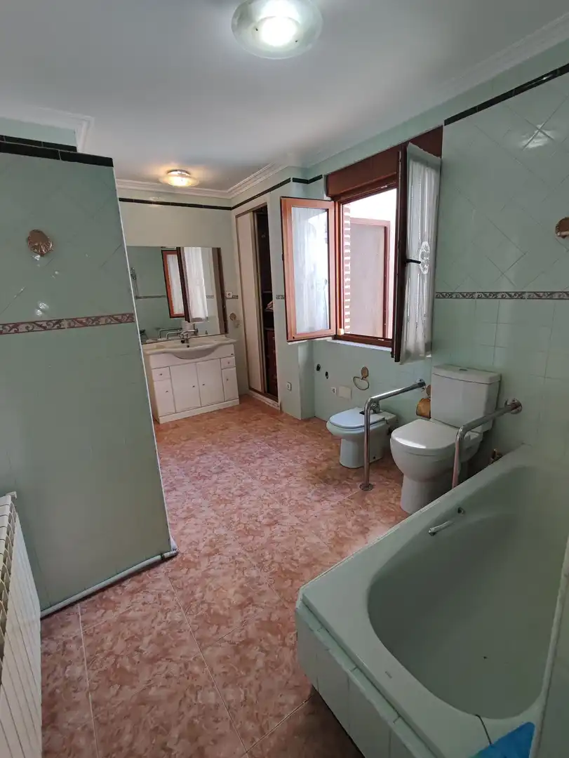 Baño de Finca rústica en venta en Villarramiel con Calefacción, Terraza y Trastero