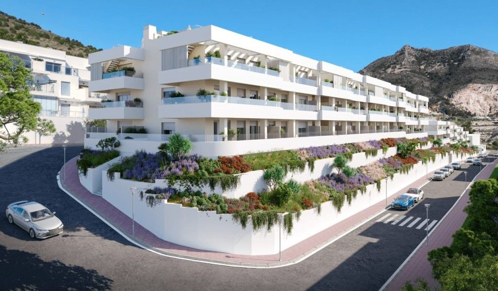 Vista exterior de Apartamento en venta en Benalmádena con Terraza y Piscina comunitaria