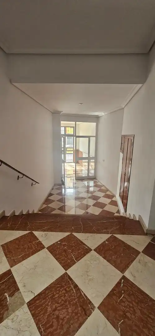 Wohnung zur Miete in Dos Hermanas mit Klimaanlage, Terrasse und Möbliert