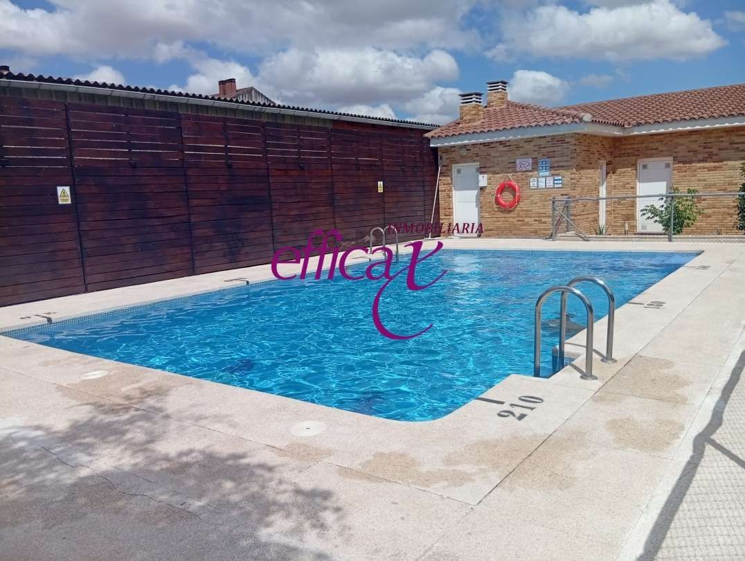 Swimming pool of Flat for sale in Gerindote  with Air Conditioner, Heating and Storage room