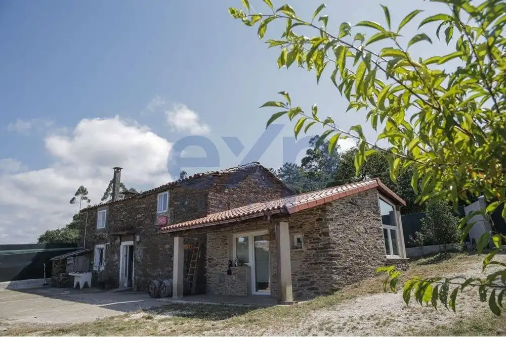 Außenansicht von Country house zum Verkauf in Touro mit Privatgarten und Terrasse