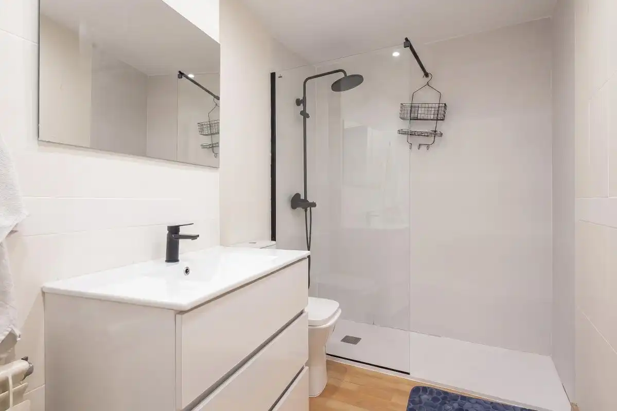 Baño de Dúplex en venta en Madrid con Calefacción, Terraza y Balcón