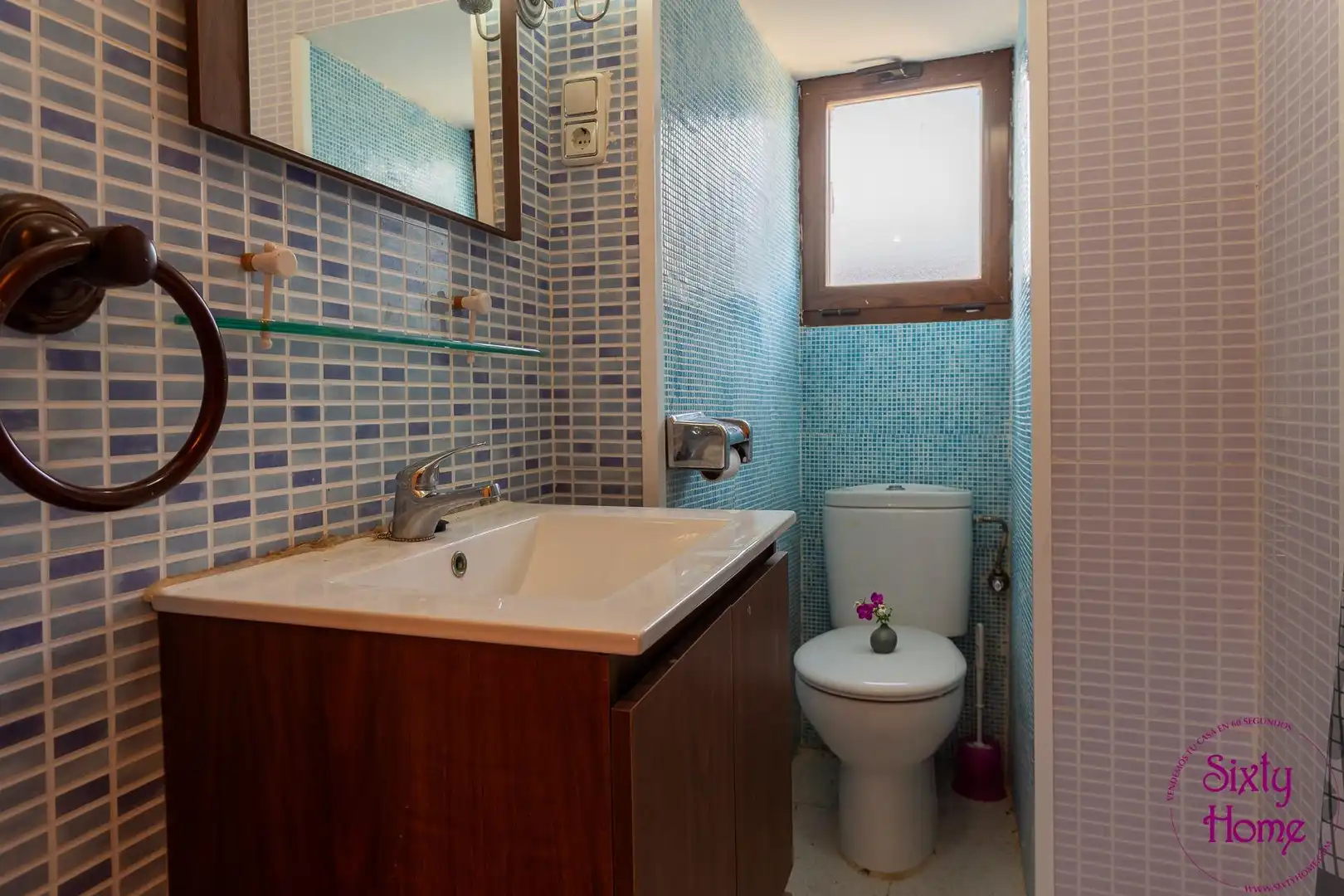 Bathroom of Houses for sale in Jaca  with Parquet flooring and Balcony