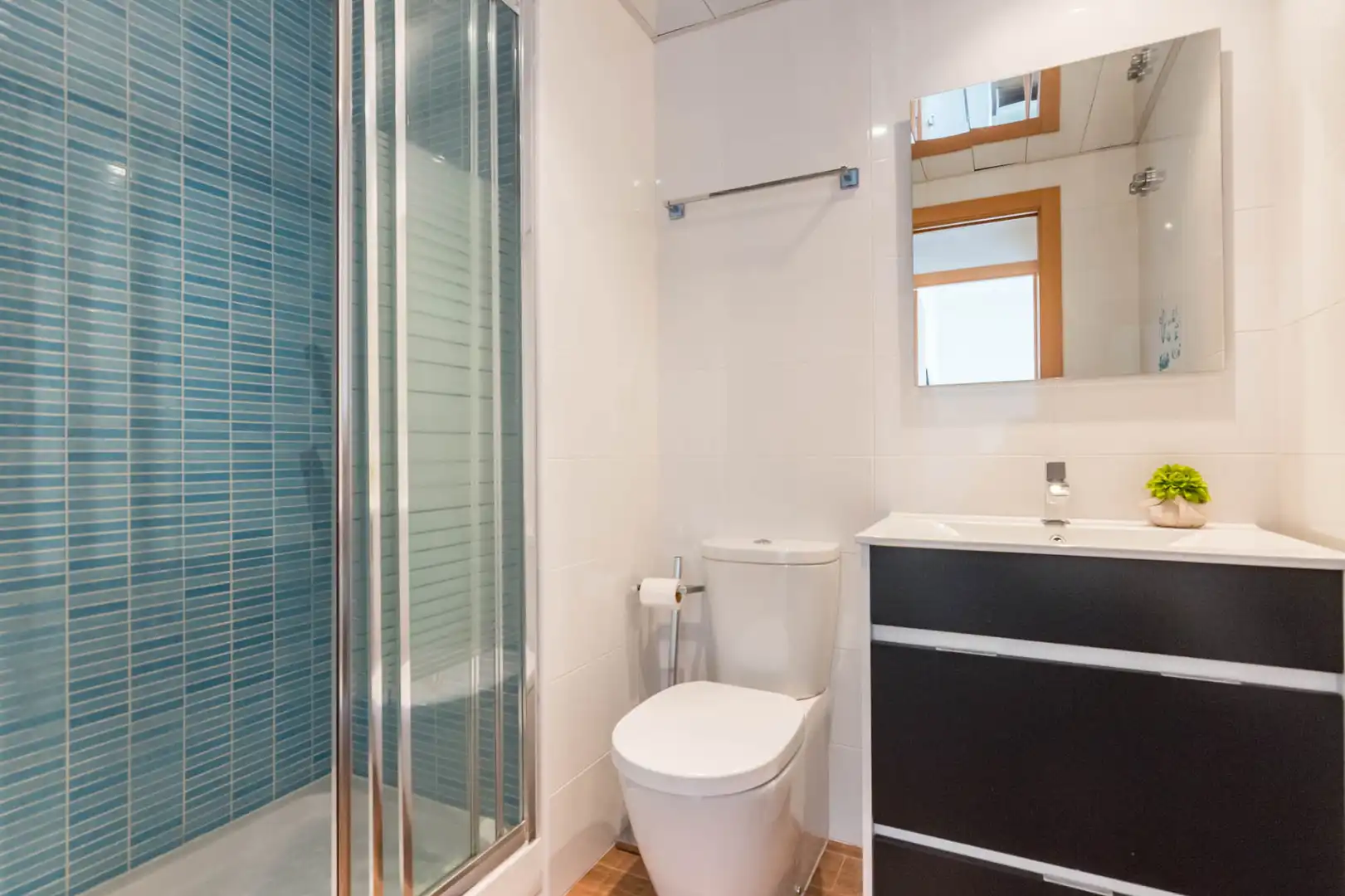 Baño de Piso en venta en Pilar de la Horadada con Aire acondicionado, Calefacción y Jardín privado