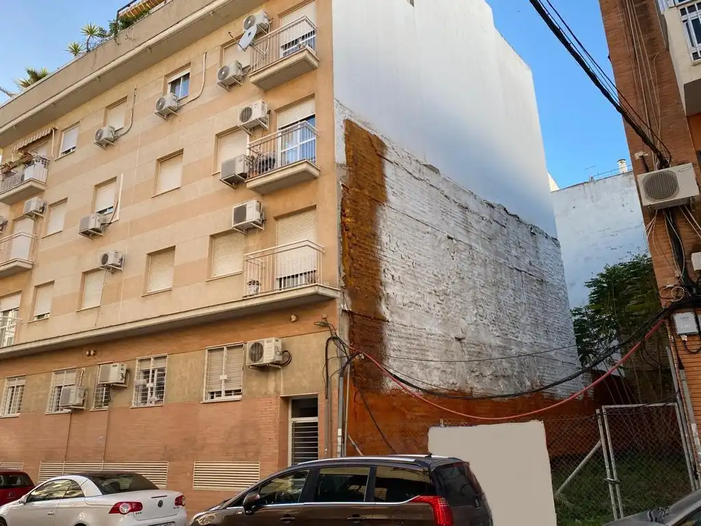 Wohnbaugrundstück zum Verkauf in Calle Cortegana, imagen 4