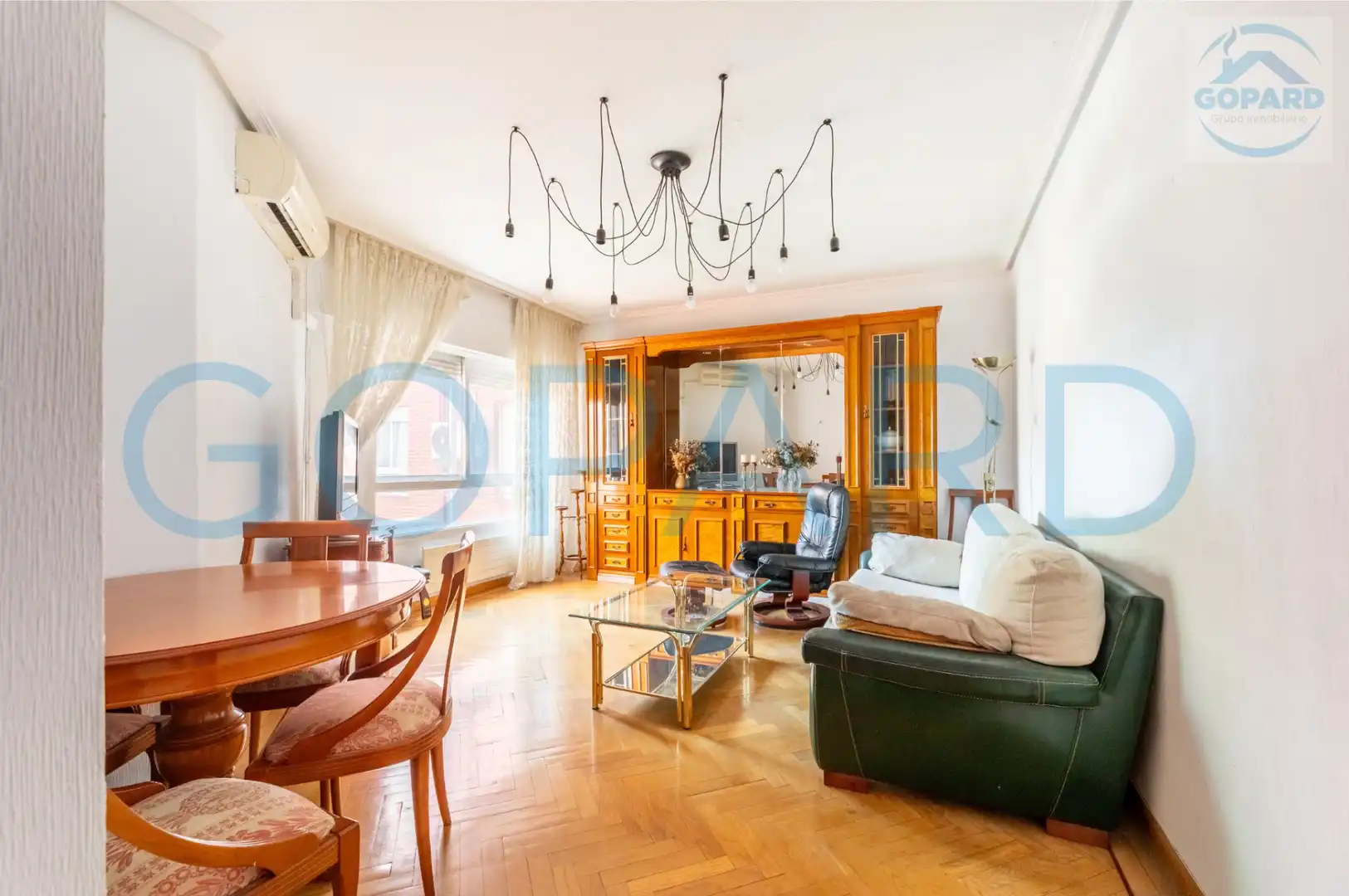 Wohnzimmer von Wohnung zum Verkauf in Madrid mit Klimaanlage, Heizung und Parkett