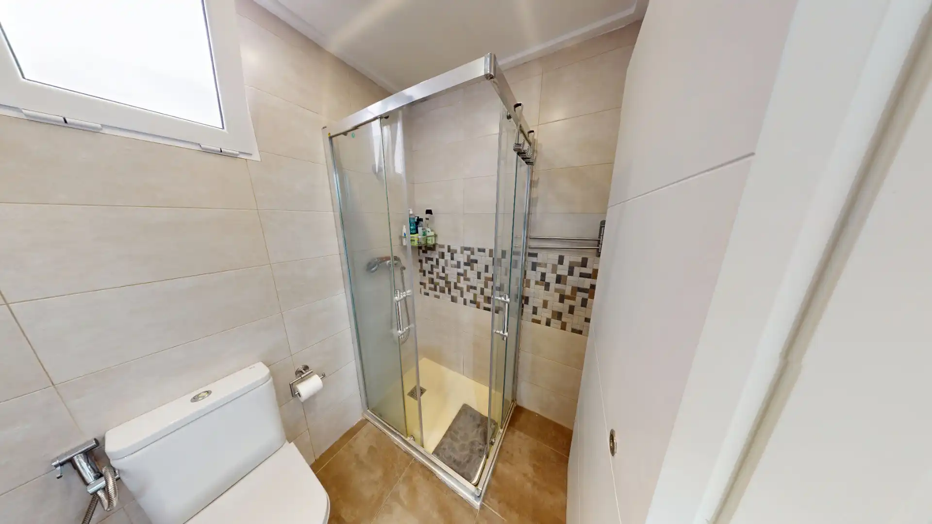 Baño de Piso en venta en Elche / Elx con Aire acondicionado, Amueblado y Horno