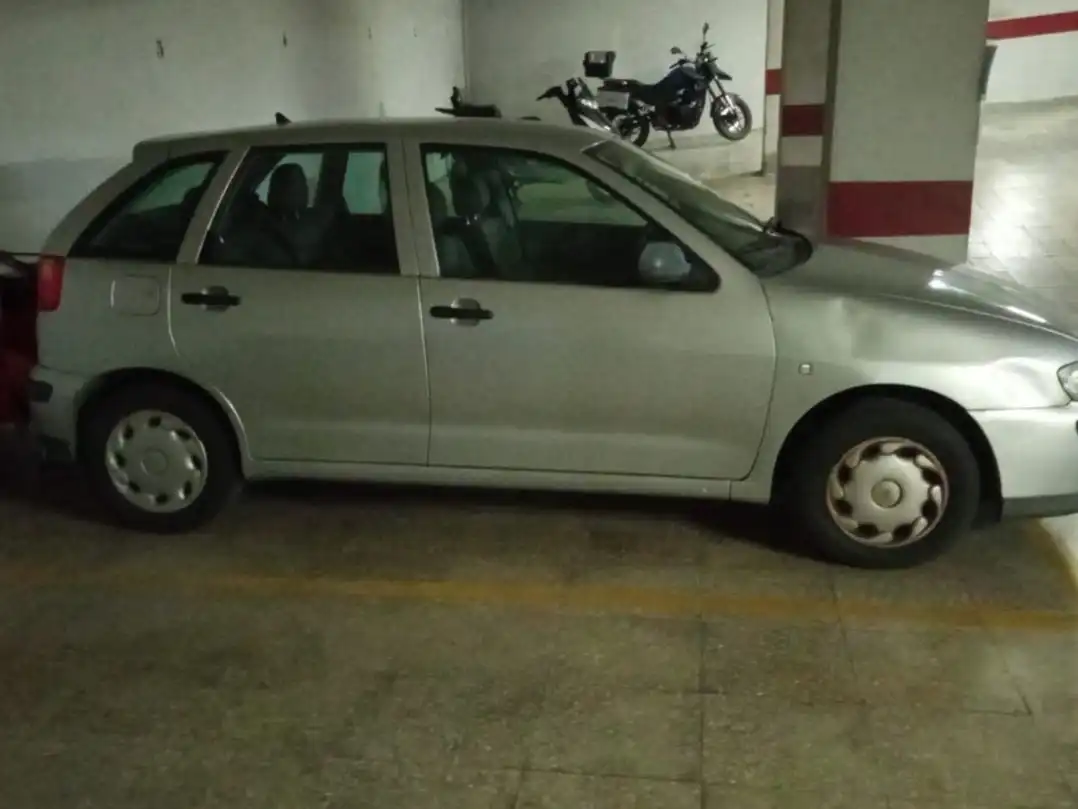 Einzelparkplatz zum Verkauf in Avenida de Chapi 25, imagen 2