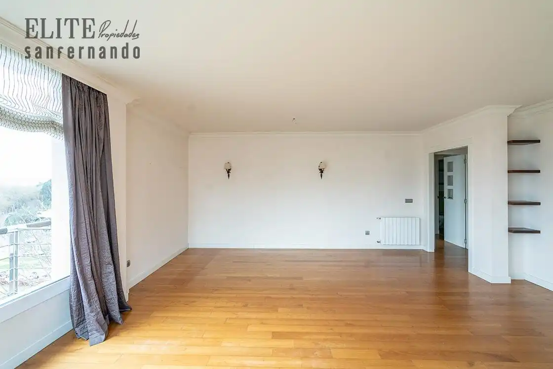 Sala de estar de Piso en venta en Santander con Calefacción, Jardín privado y Parquet